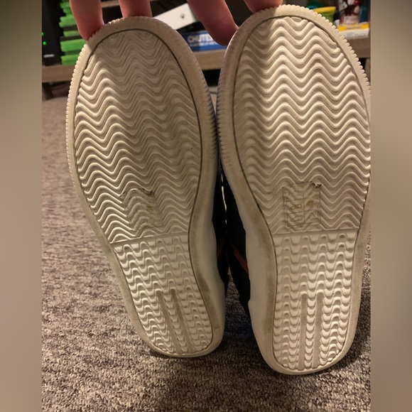 BOYS SIZE 1 CASUAL SHOES - Picture 5 of 7